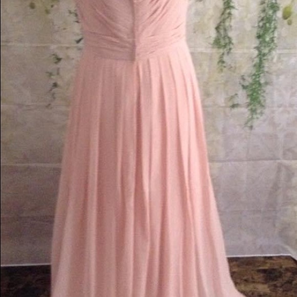 Dresses - Picture 4 of 4